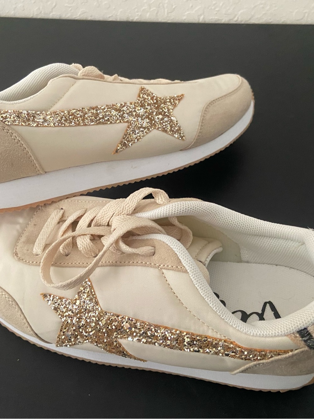 NWOB Gypsy Jazz Vintage Glitter Star Sneakers Cream Beige size 9.5